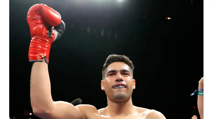 Dmitry Bivol le respondió el desafío al Zurdo Ramírez