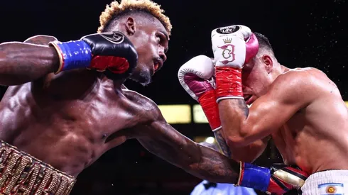 Enorme victoria Charlo ante Brian Castaño.
