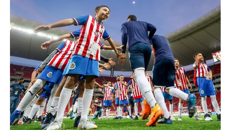¡Una buena! Chivas recupera un soldado para la segunda batalla con Atlas