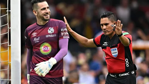 Felipe Ramos Rizo expuso al VAR tras repetir el penal de Diego Valdes.