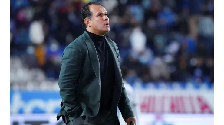 Juan Reynoso atacó a los fanáticos de Cruz Azul.