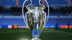 La preciada "Orejona" fue levantada por algunos jugadores mexicanos.