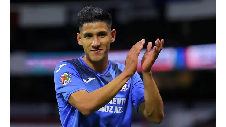Uriel Antuna va por el título con Cruz Azul.