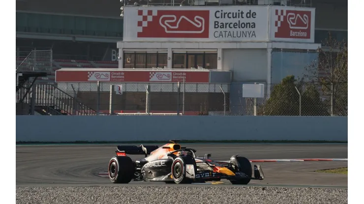 Sergio Pérez transitando el circuito de Catalunya