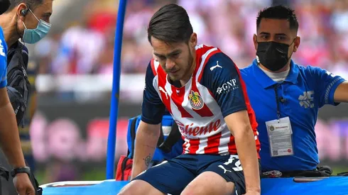 Todo Chivas está con él: La cirugía de Jesús Angulo fue un éxito y ya se sabe cuándo podrá volver