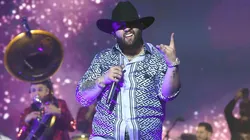 León ha tenido colaboraciones con diversos artistas como Grupo Firme, la banda favorita de Canelo