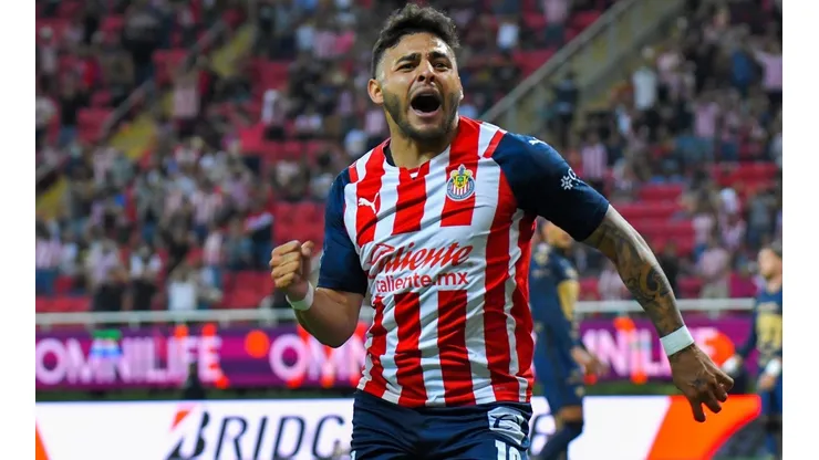 Chivas confirmó que Alexis Vega se queda en el club.