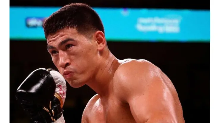 Bivol sabe qué no utilizar ante Canelo Álvarez.