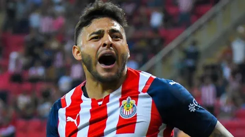 Alexis Vega se queda en Chivas.
