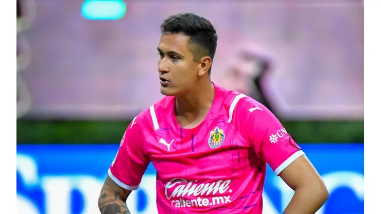 Raúl Gudiño acaba con los rumores sobre su futuro en Chivas.