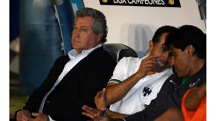 Víctor Manuel Vucetich en la Concacaf Champions League 2011-12.