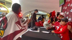 Will Hernández en la firma de autógrafos en la Ciudad de México.