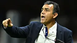 Ricardo Cadena, entrenador interino del Guadalajara.