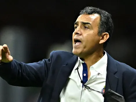 ¿Ricardo Cadena se queda en Chivas?