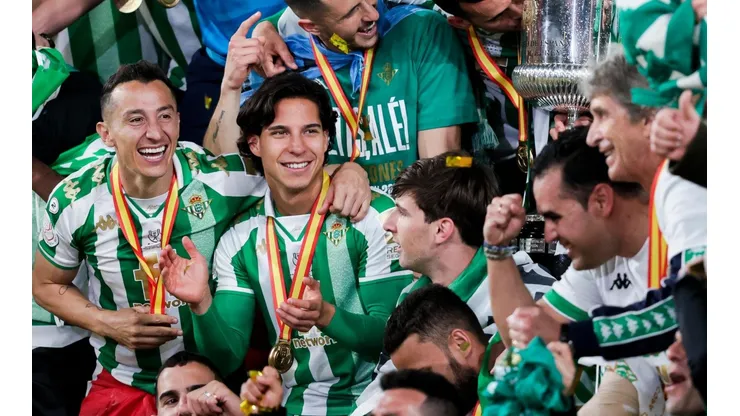 Betis y una noticia que no le gustará a Guardado y Lainez