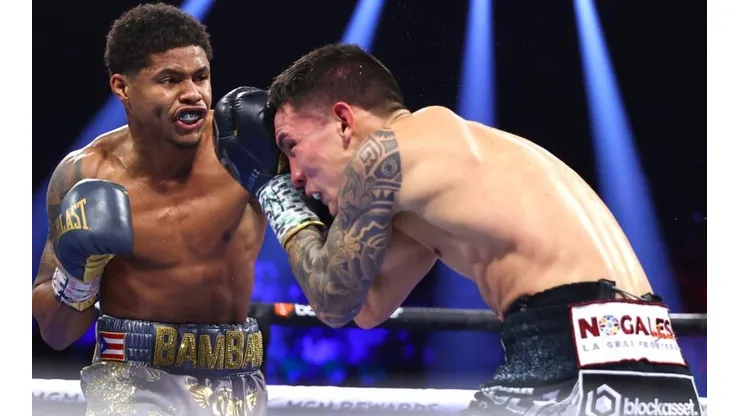 Paliza de Shakur Stevenson a Óscar Valdez.