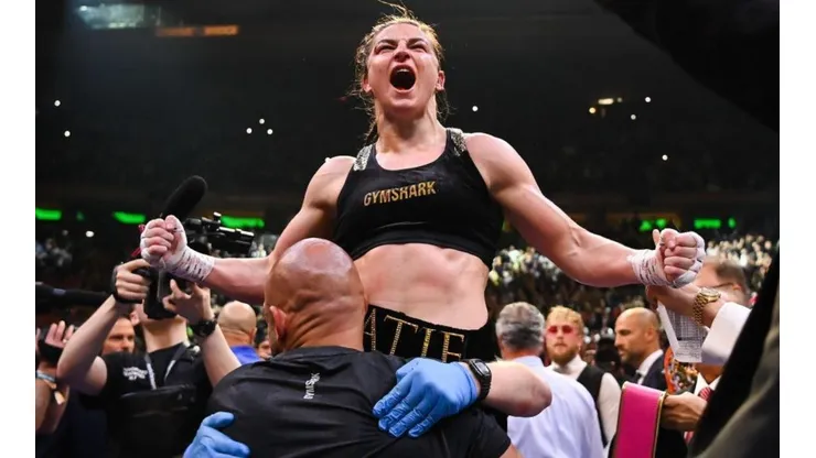 Taylor derrotó ajustadamente a Amanda Serrano.