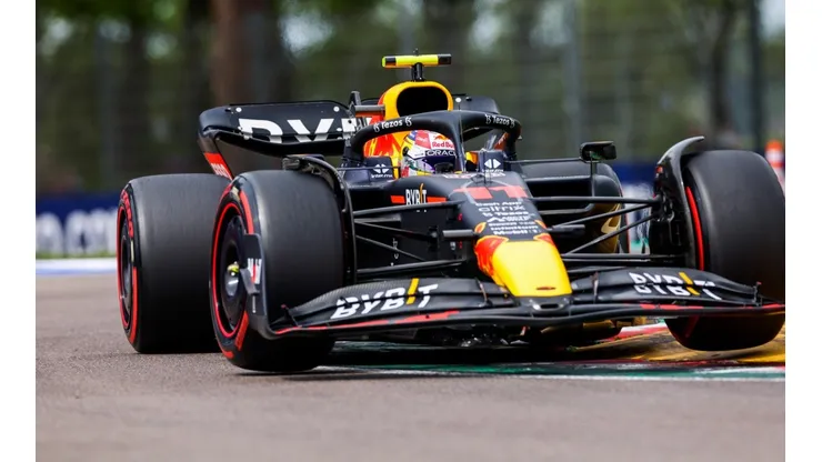 Checo Pérez durante la carrera sprint de Emilia-Romaña