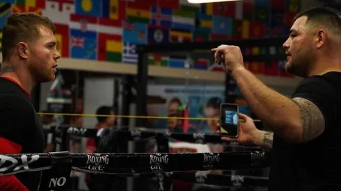 Andy Ruiz ayudó a David Benavídez.