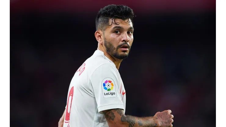 La razón por la que Tecatito se ausentó en prácticas del Sevilla