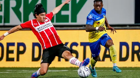 Erick Gutiérrez contra Issa Kallon del SC Cambuur.