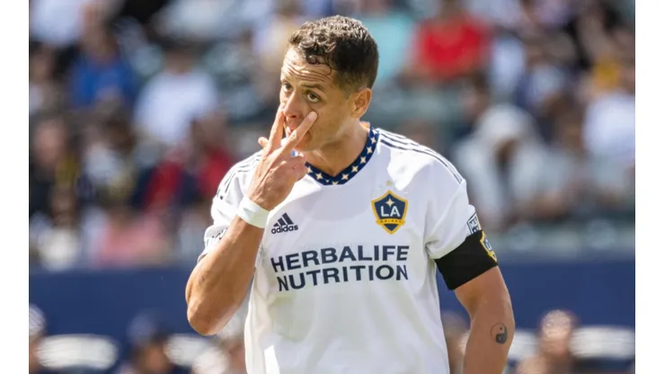 Chicharito no se contuvo con las groserías hacia un aficionado