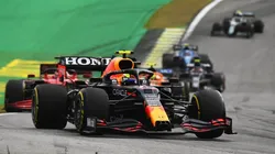 Checo Pérez durante el último sprint del 2021