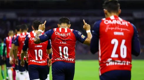 Con dos bajas y dos dudas, Chivas es un rompecabezas que Ricardo Cadena debe resolver