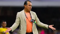 Juan Reynoso, en el ojo de la tormenta.