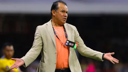 Juan Reynoso, en el ojo de la tormenta.