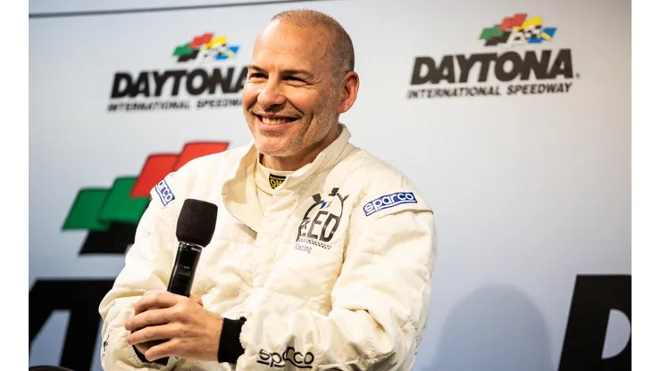 Jacques Villeneuve subestimó a Verstappen y Checo