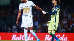 Diogo de Oliveira y Guillermo Ochoa en el Clausura 2022.