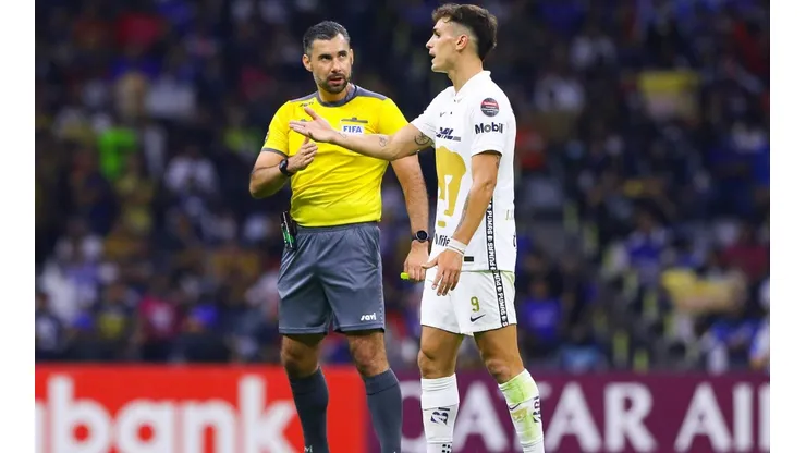 Pumas reclamó el gol anulado.