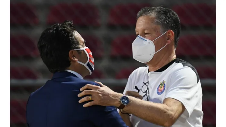 Ricardo Peláez y Leaño se replantearon el futuro a corto plazo de Chivas.
