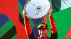 ¡Encantado! Charles Leclerc se rindió a los pies del equipo de mecánicos de Ferrari
