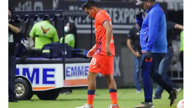 Charly Rodríguez salió lesionado del partido ante Mazatlán.