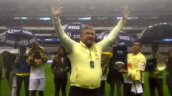 Héctor Miguel Zelada en el festejo del centenario del América.