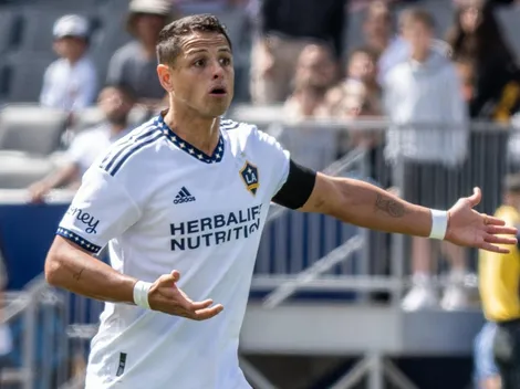 Chicharito responde a las críticas: "No soy perfecto... cuando estoy enojado saco lo mejor de mí"