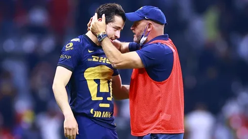 Alan Mozo y Andrés Lillini la noche que los Pumas eliminaron al América en el Apertura 2021.