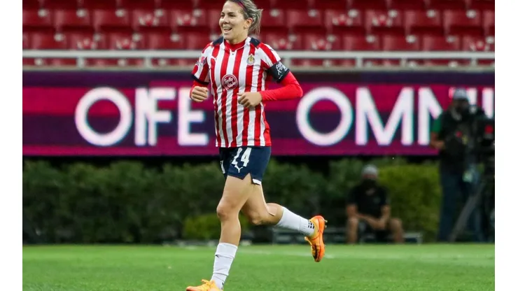 Alicia Cervantes celebra un gol en el estadio Akron.