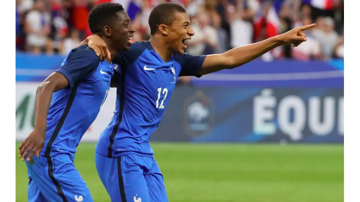 Ousmane Dembelé y Kylian Mbappé con la selección de Francia.
