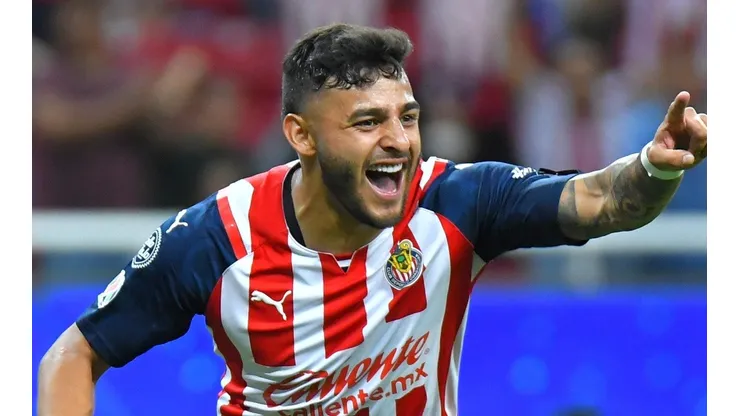 Alexis Vega aún no renueva con Chivas.
