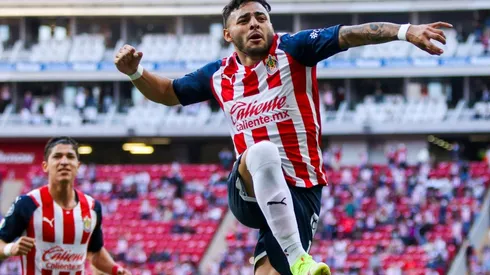 Alexis Vega no entrenó con Chivas.