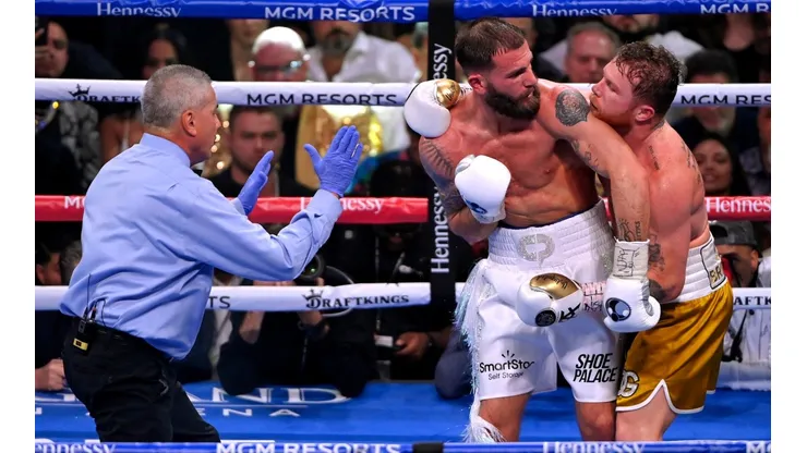 Canelo Alvarez v Caleb Plant