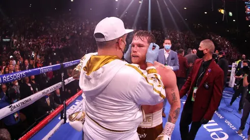 ¡Histórico para el boxeo mexicano! Canelo Álvarez y Eddy Reynoso conquistaron la Triple Corona
