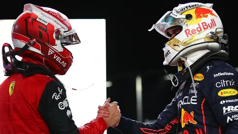 Video: así lucharon Verstappen y Leclerc por el primer lugar