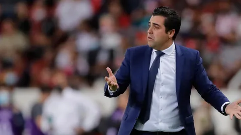 Detalles que cuestan partidos: Por fin llegó la autocrítica de Michel Leaño en Chivas