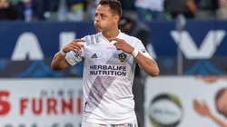 Chicharito constantemente se enoja con la prensa y hasta los fans