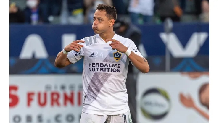 Chicharito constantemente se enoja con la prensa y hasta los fans