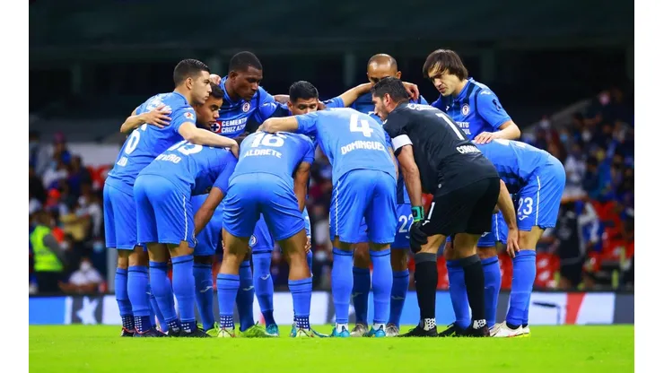 Cruz Azul va por los Pumas.